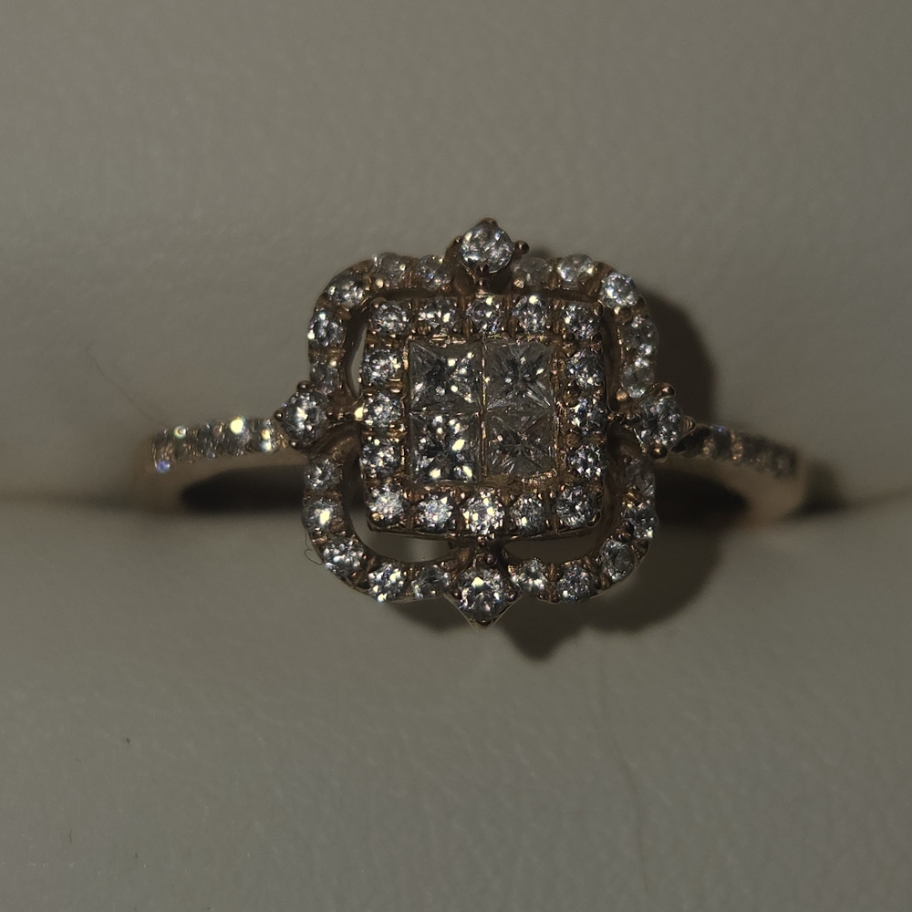 Elegant Silver Diamond Ring